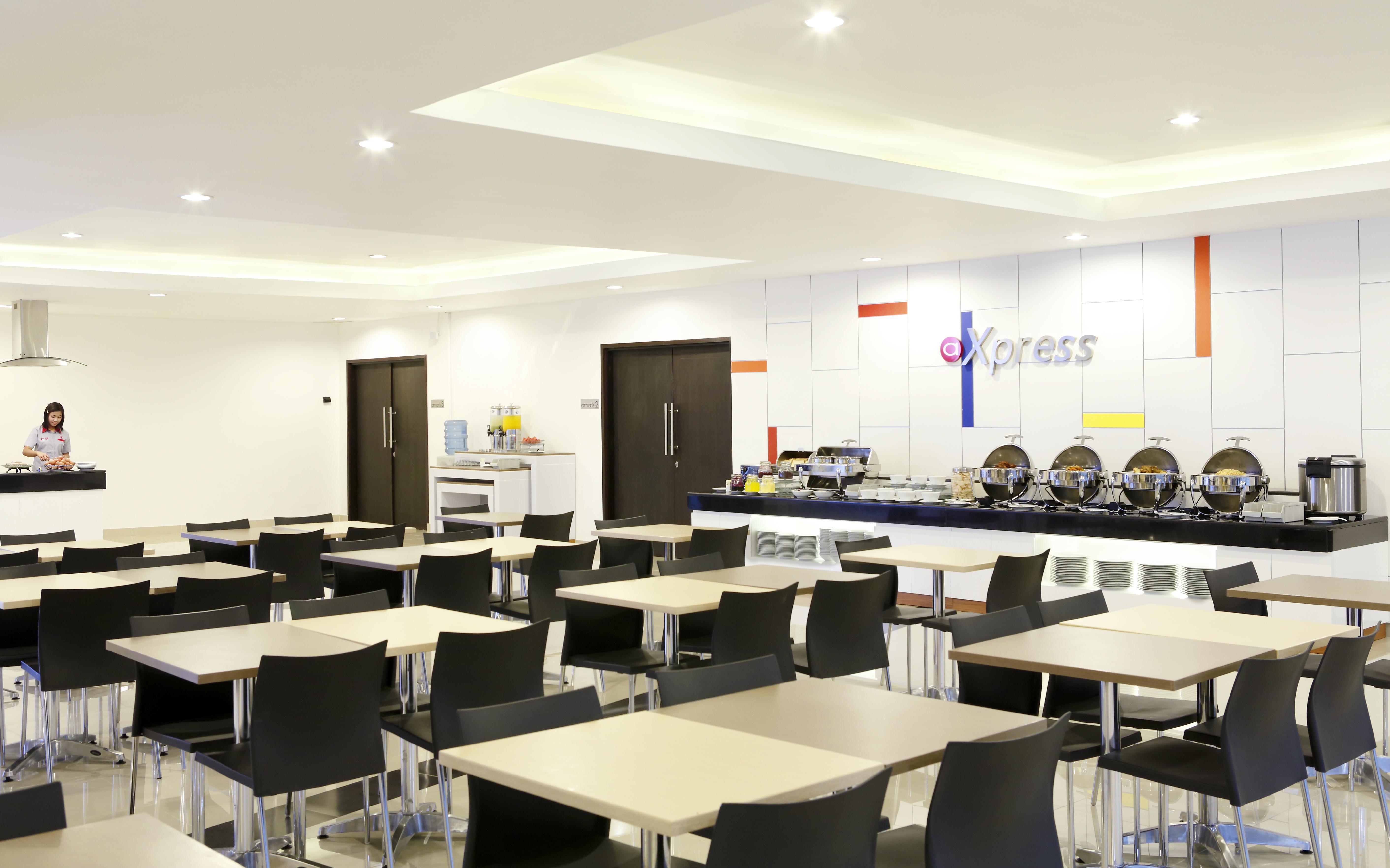 Amaris Hotel Ponorogo Exterior foto